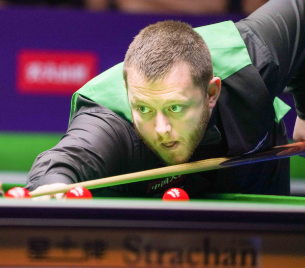 他虽保持积 他虽保持积