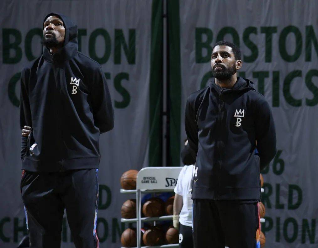 足坛叙事重 足坛叙事重